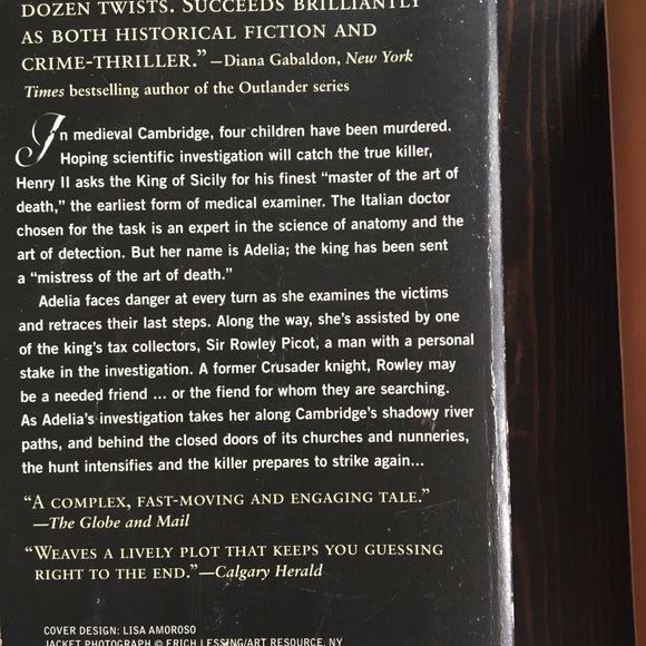 Book bundle 6 📚for 24$ - Picture 3 of 7